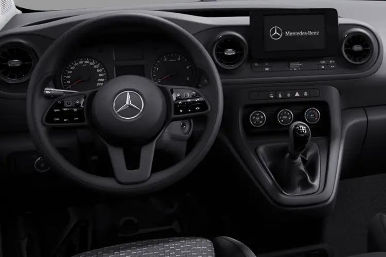3948016 90kW 45kWh Premium Van Auto